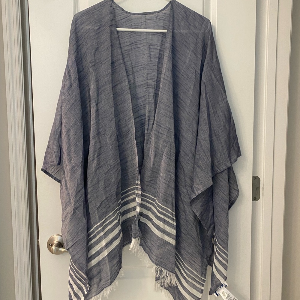 Tommy Bahama Gray and White Striped Accent Garment